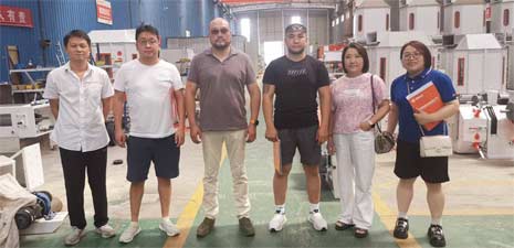 蒙古客户访问强福机械再次购买饲料成套设备