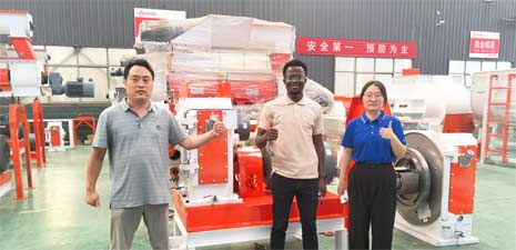 非洲客户访问强福机械购买成套饲料加工设备