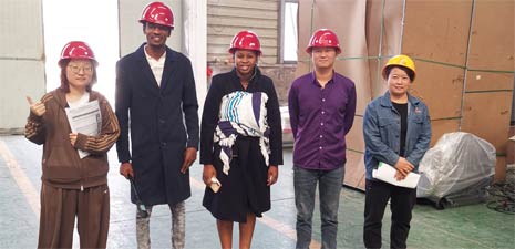 非洲客户购买强福成套饲料机械设备来厂验货